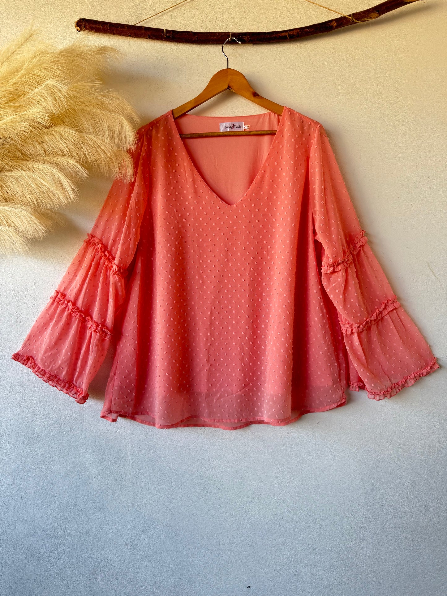 Blusa Rosa con Mangas Voladas