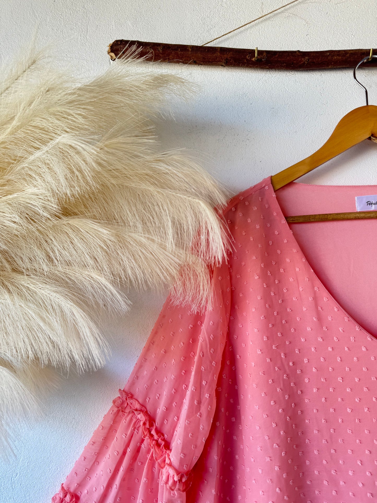 Blusa Rosa con Mangas Voladas