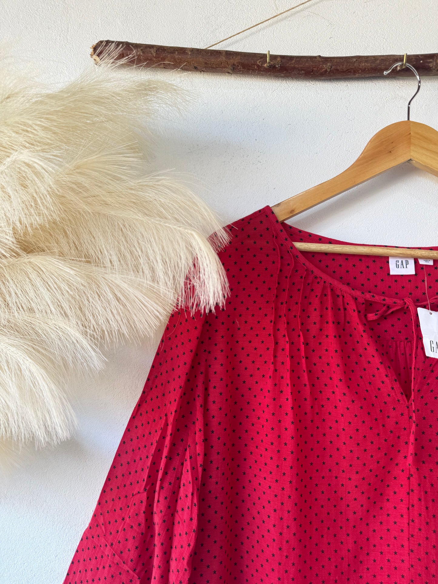 Blusa Roja con Estampado de Estrellas