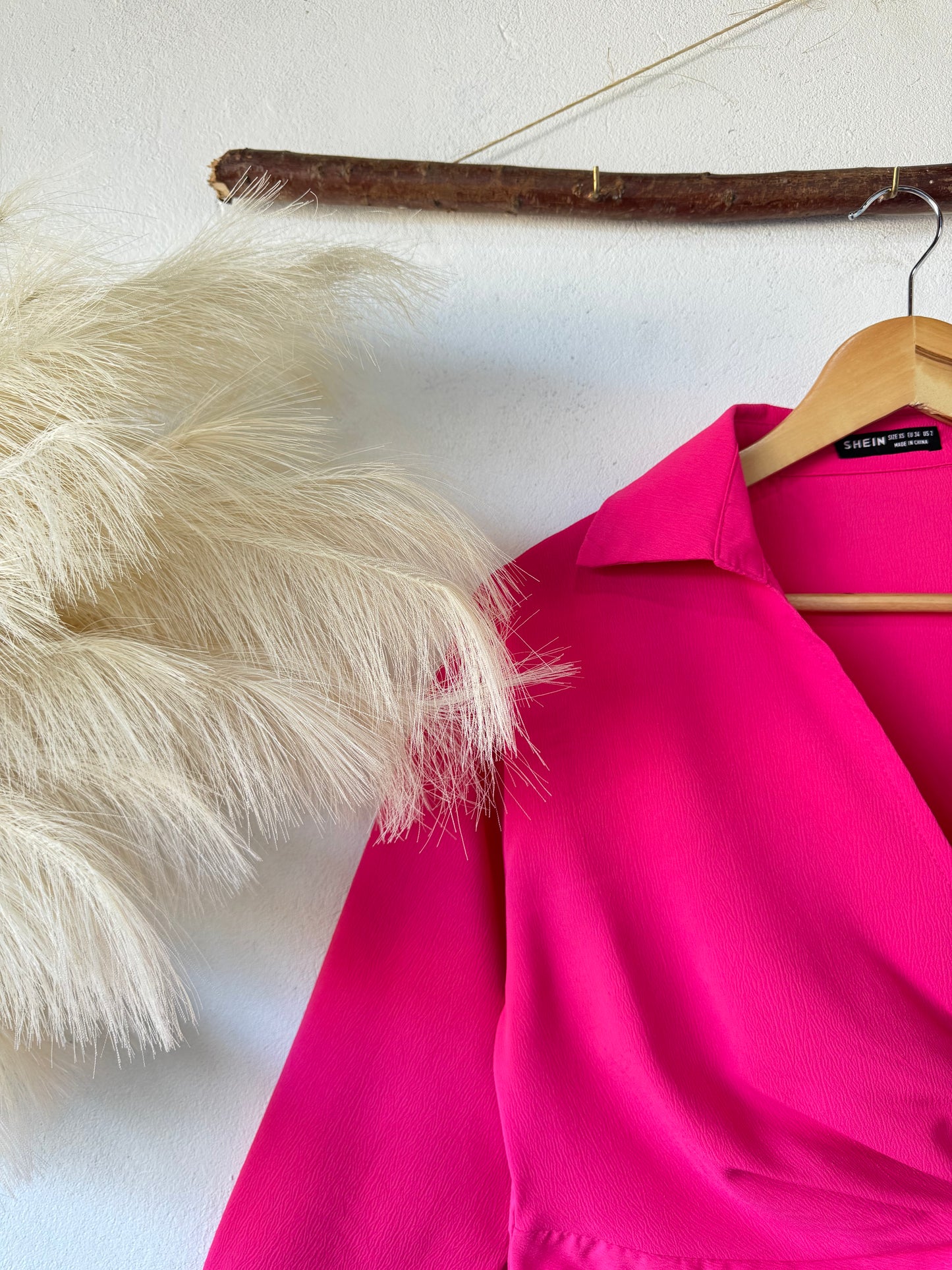 Blusa Fucsia con Detalle de Nudo