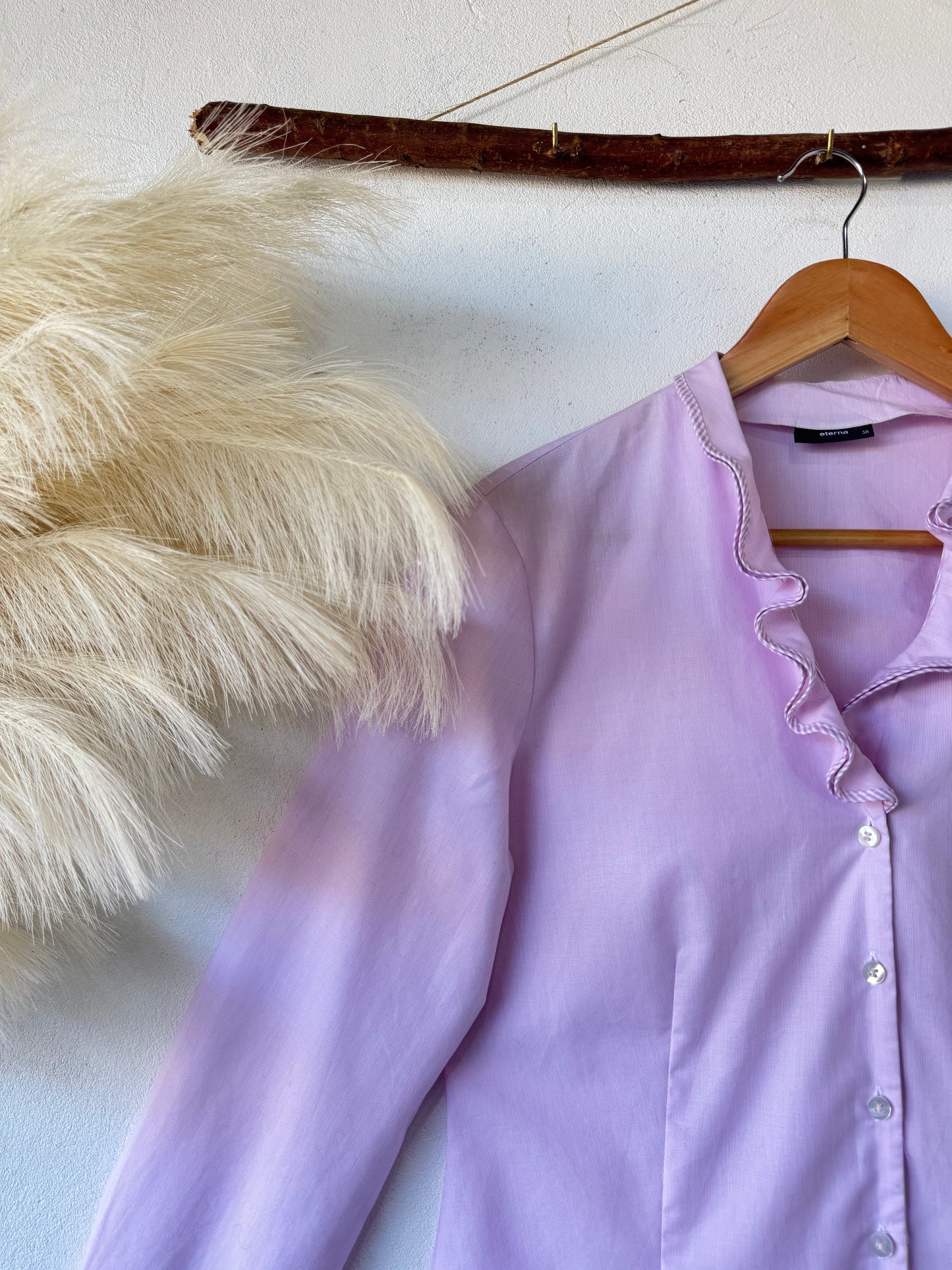 Blusa Lila con Detalle de  Volante