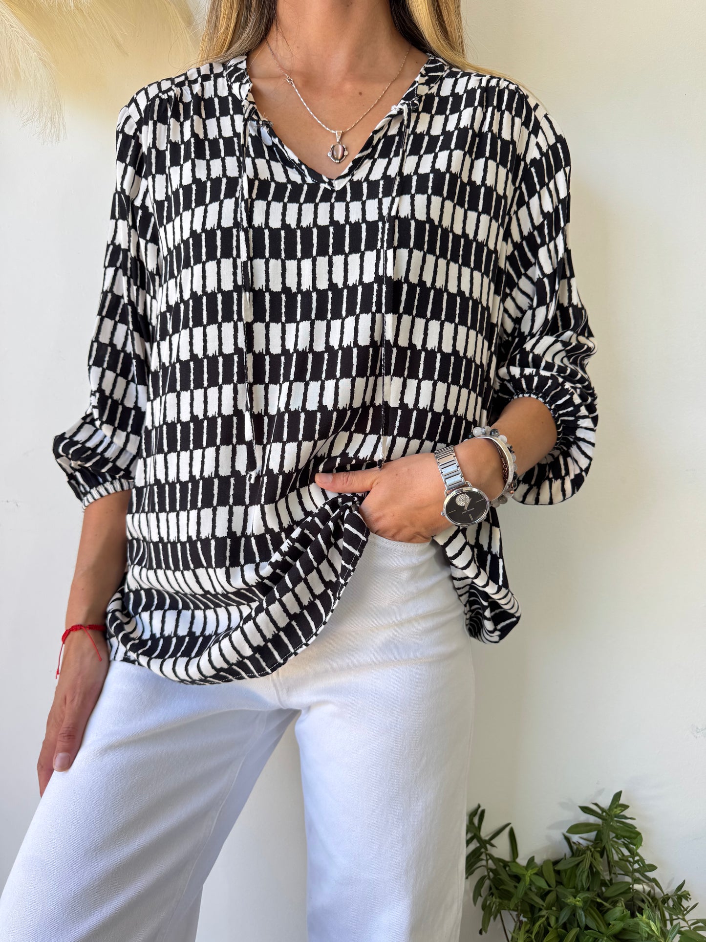 Blusa Estampada en Blanco y Negro