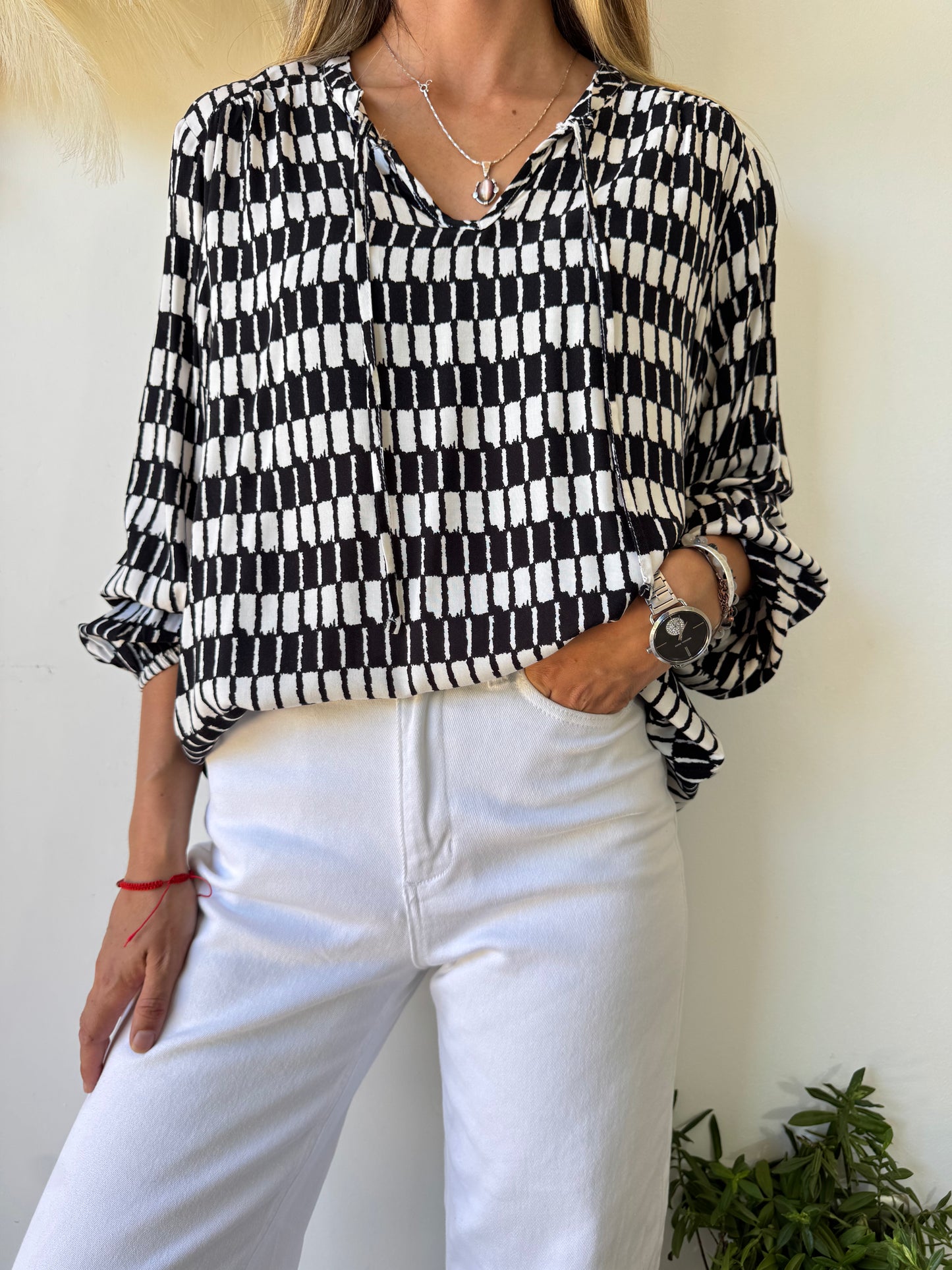 Blusa Estampada en Blanco y Negro