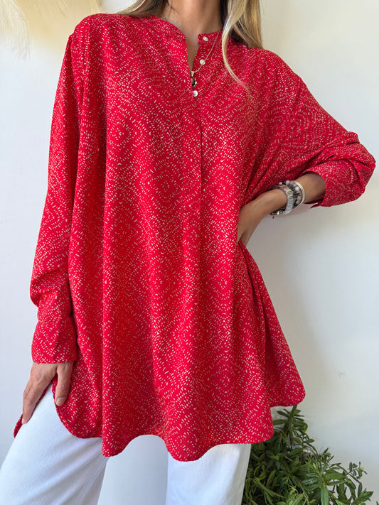 Blusa Roja con Estampado Minimalista