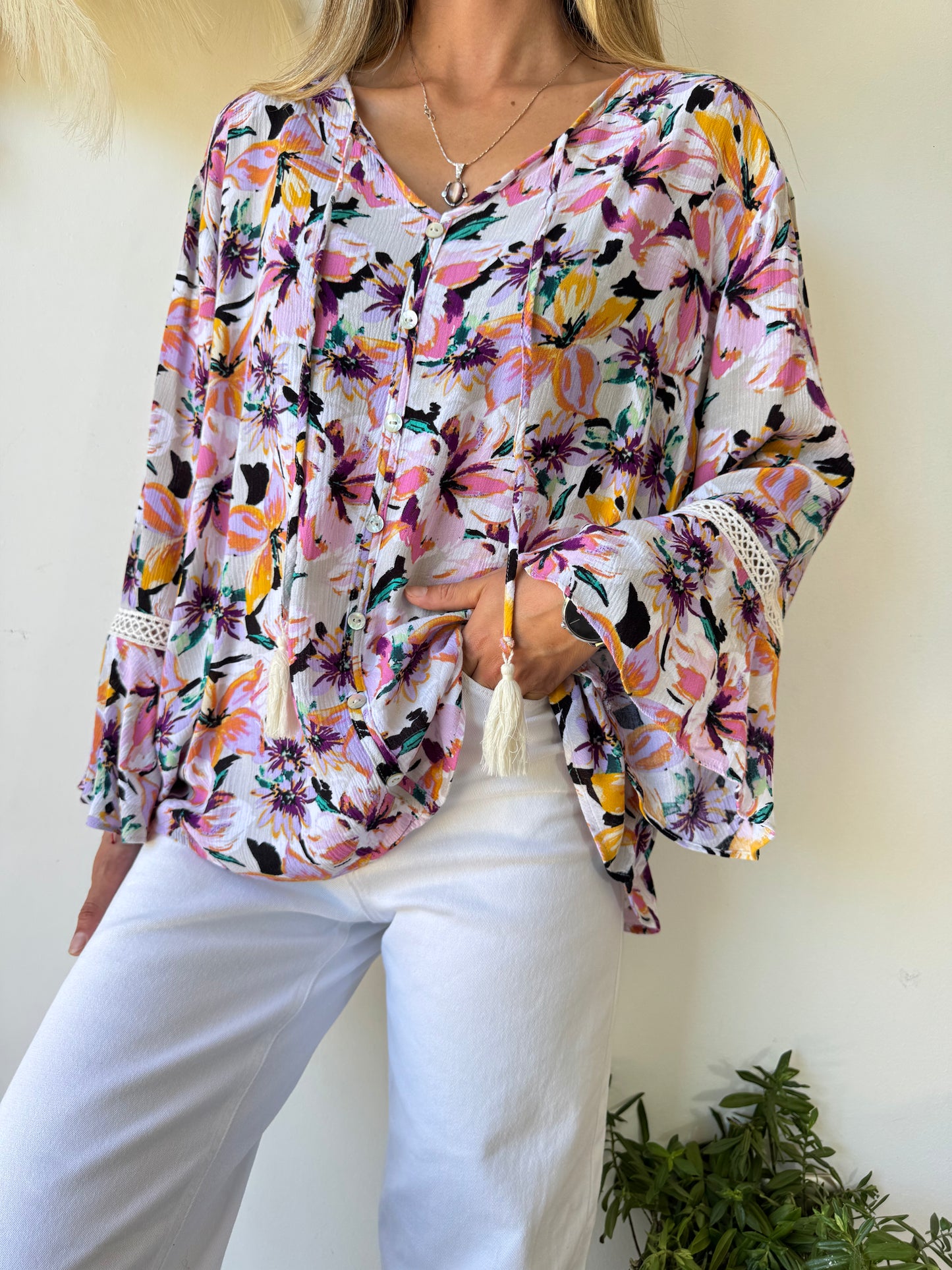 Blusa Floral con Detalle de Encaje