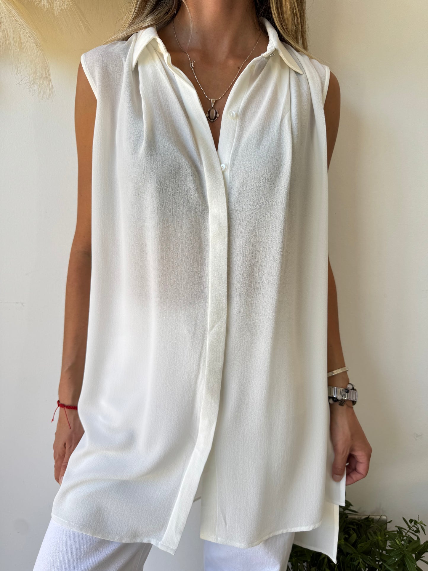 Blusa Blanca Sin Manga
