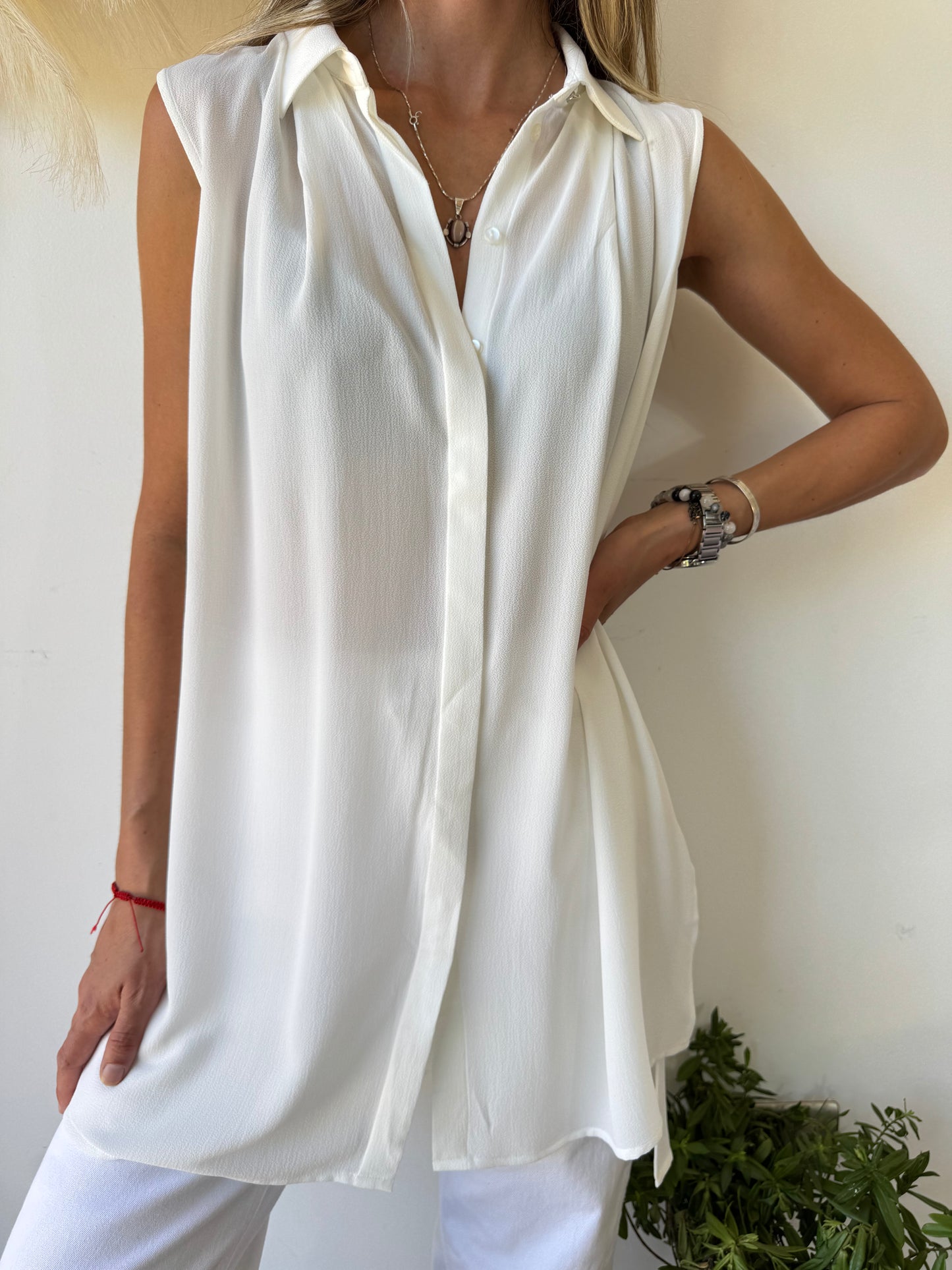 Blusa Blanca Sin Manga